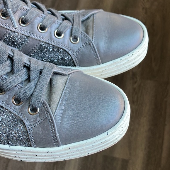 HOGAN - Picture 8 of 17